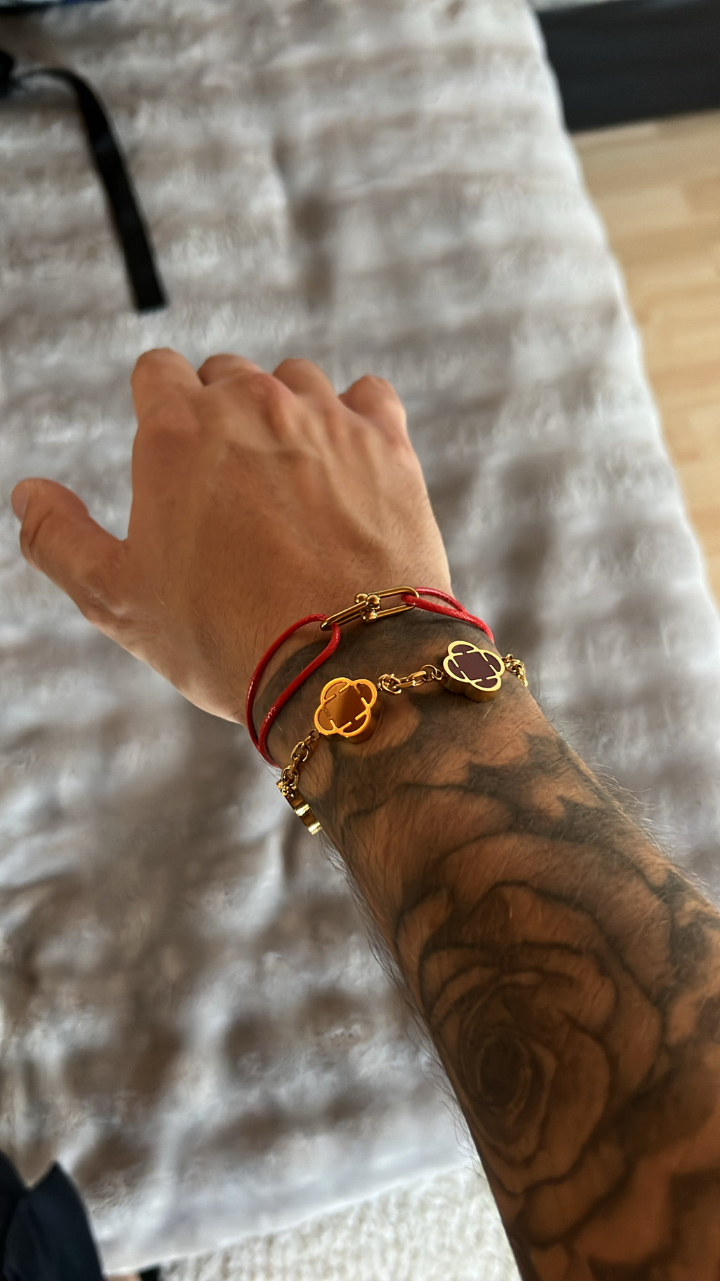 TASSI GOLD CLOVER BRACELET