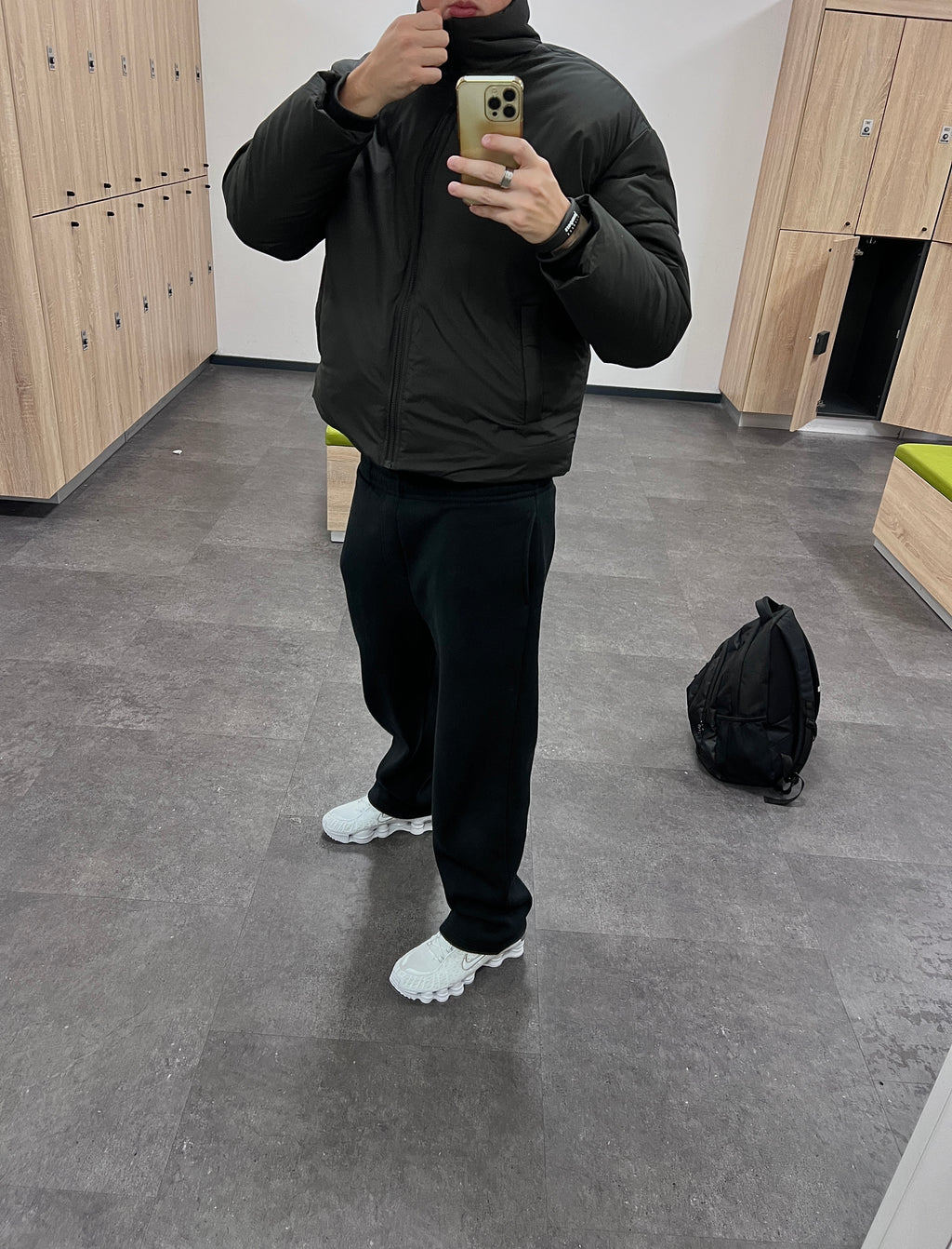 TASSI BAGGY JOGGER BLACK