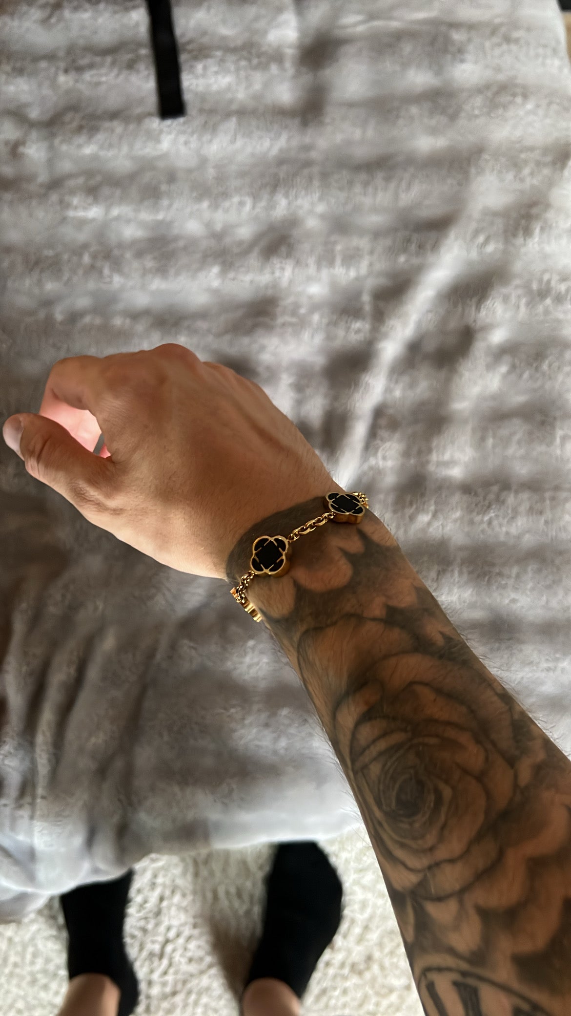 TASSI GOLD CLOVER BRACELET
