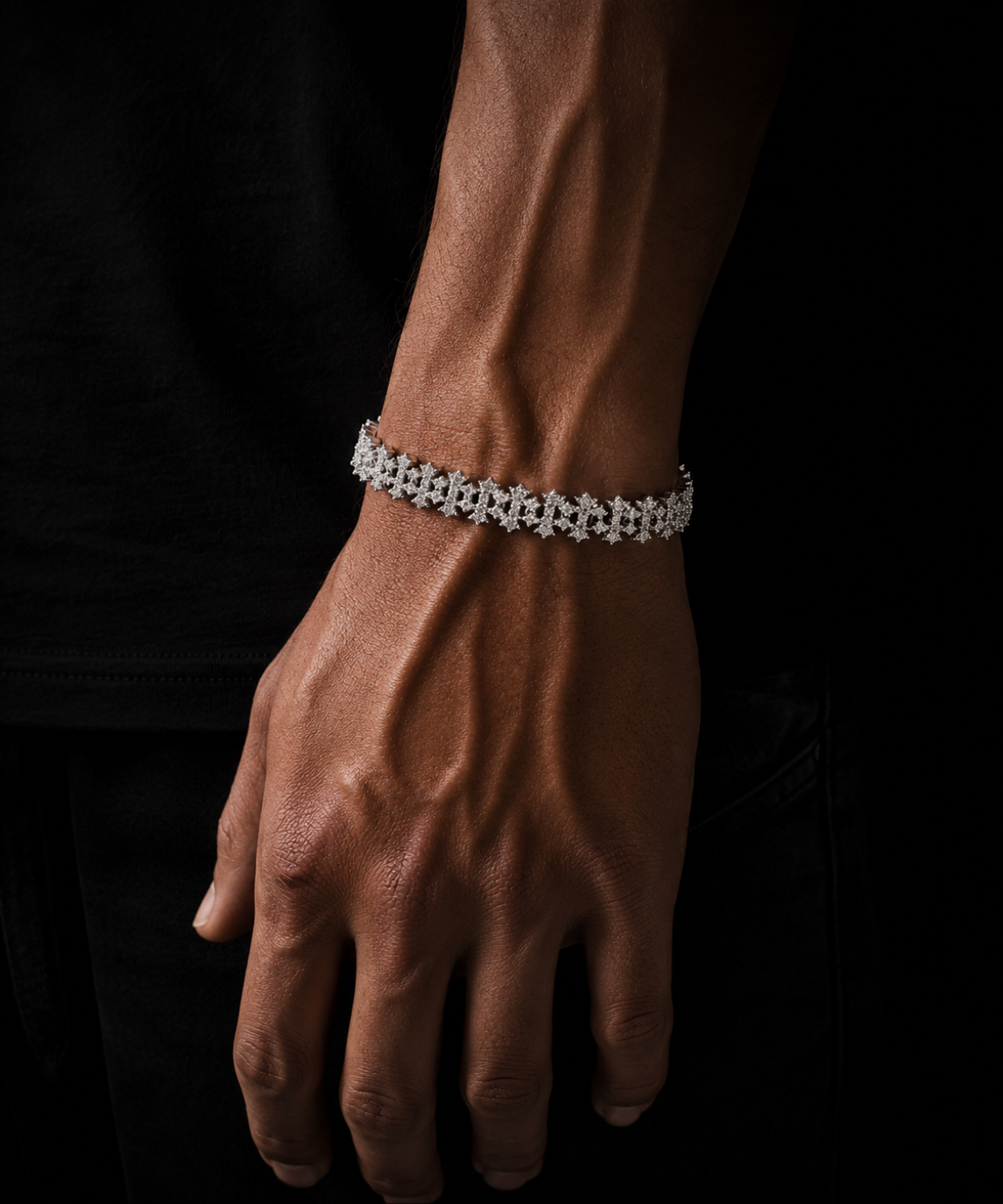 TASSI CROSS ICED BRACELET. -11.5MM
